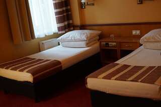 Отель Polonia Raciborz Рацибуж Двухместный номер с 1 кроватью - Подходит для гостей с ограниченными физическими возможностями-4